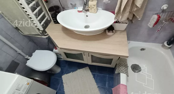 Četvoroiposoban stan | 4zida