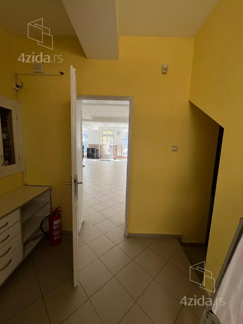 Poslovni prostor | 4zida