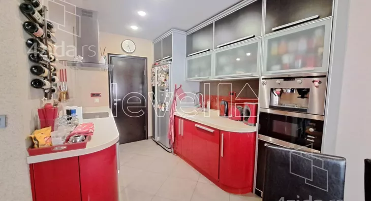 Petosoban stan | 4zida