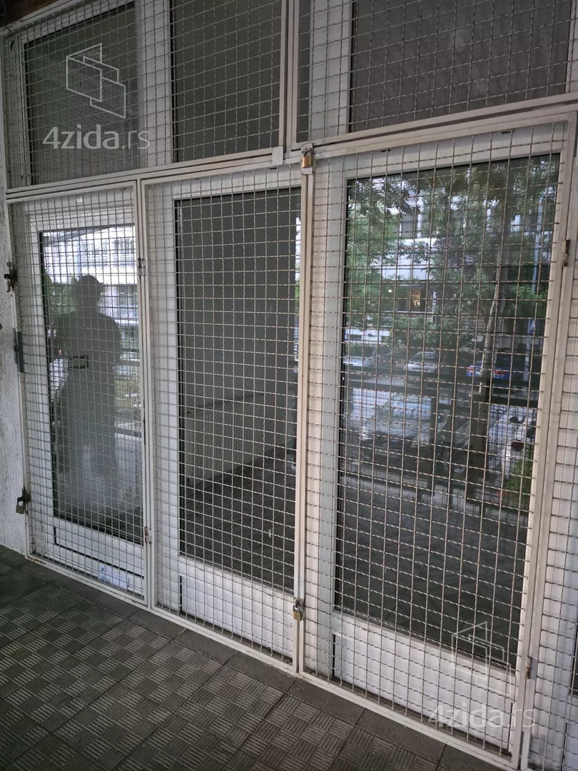 Lokal | 4zida