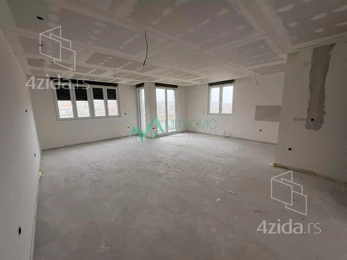 Četvoroiposoban stan | 4zida