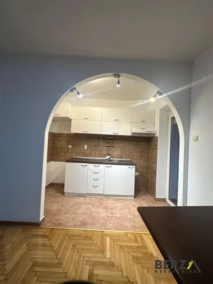 Cara Dušana | 4zida.rs