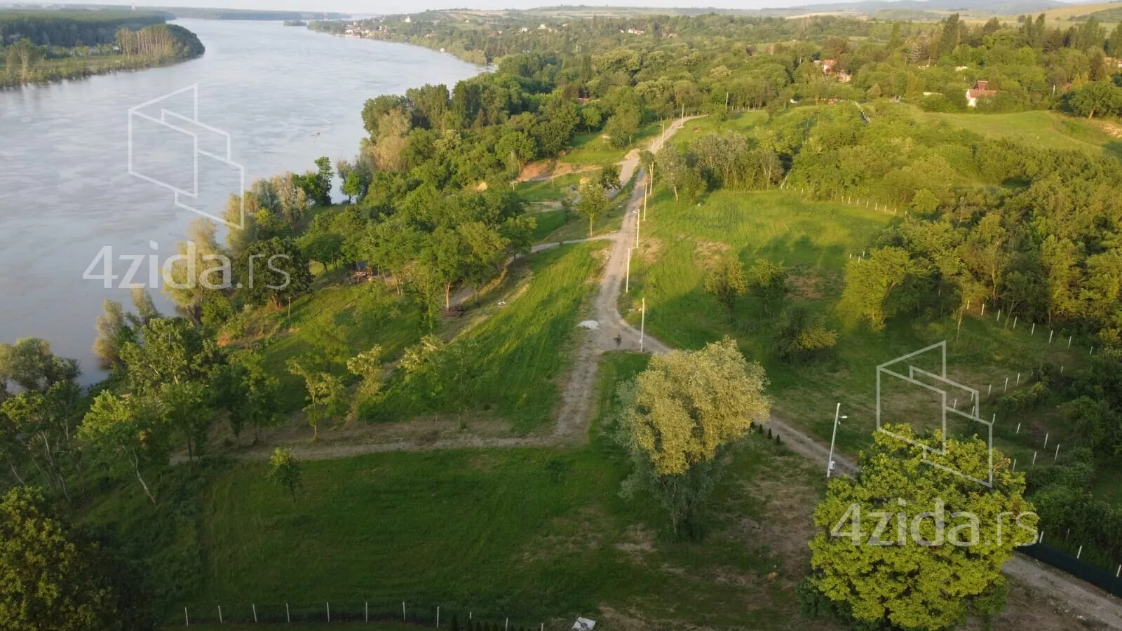 Građevinsko zemljište | 4zida