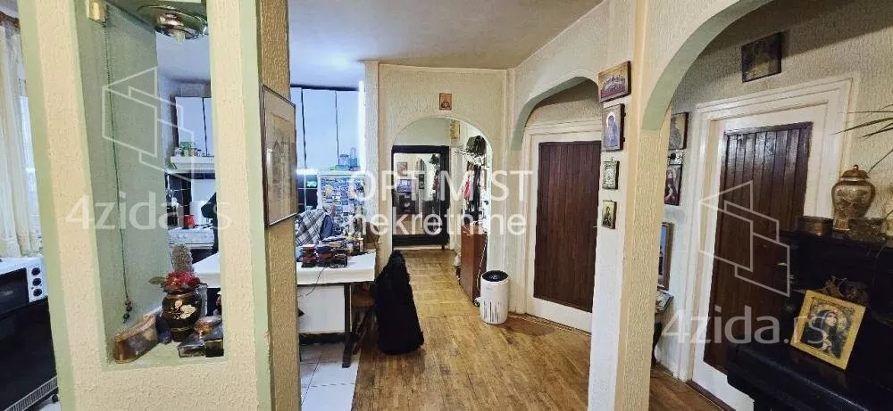 Troiposoban stan | 4zida