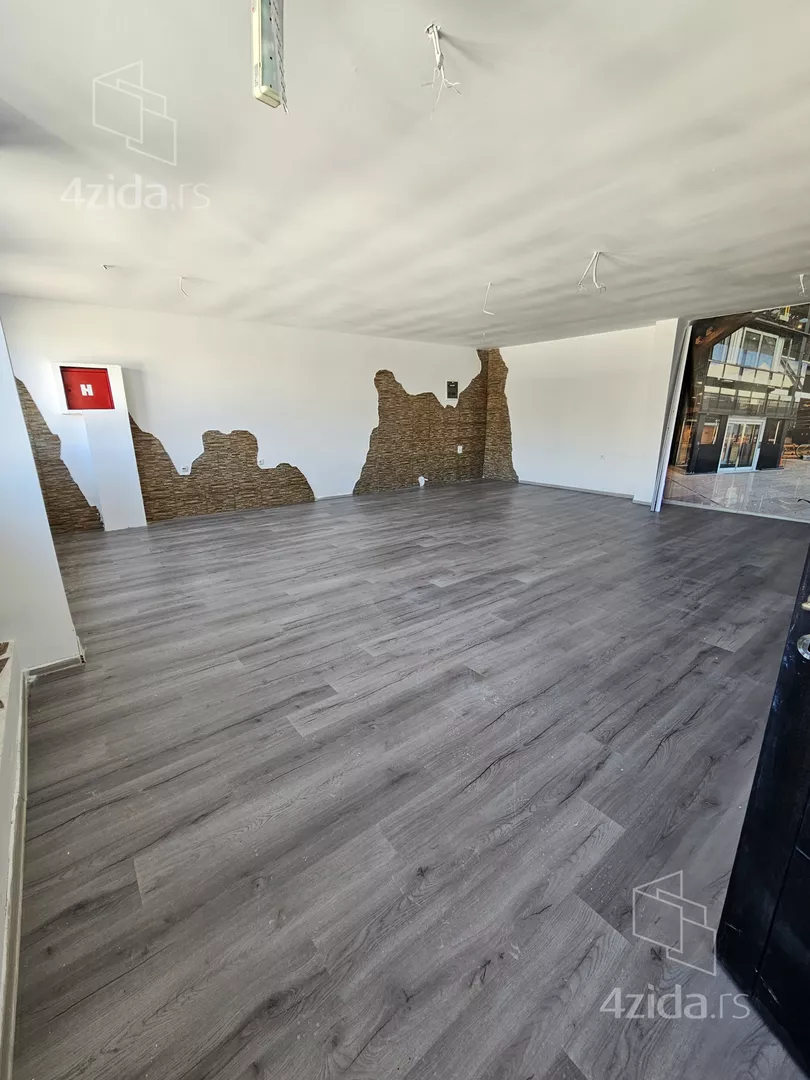 Poslovni prostor | 4zida