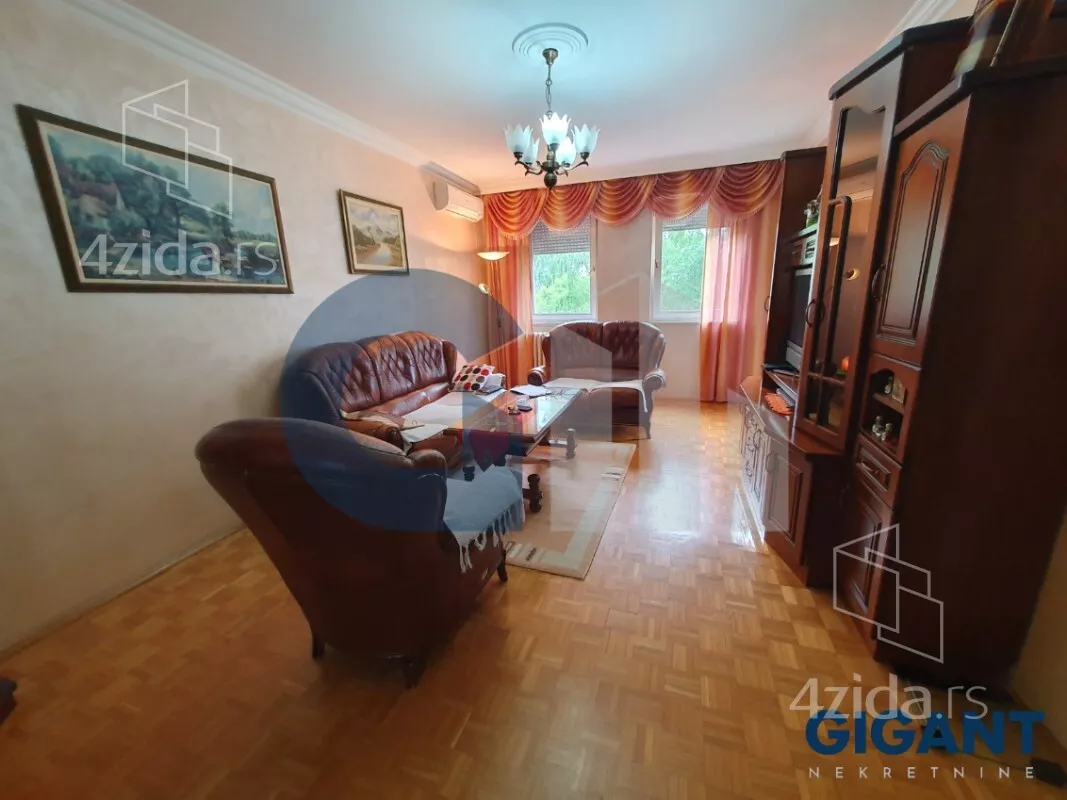 Troiposoban stan | 4zida