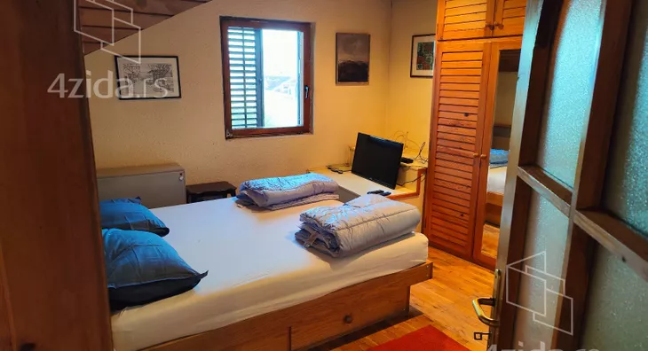 Četvoroiposoban stan | 4zida