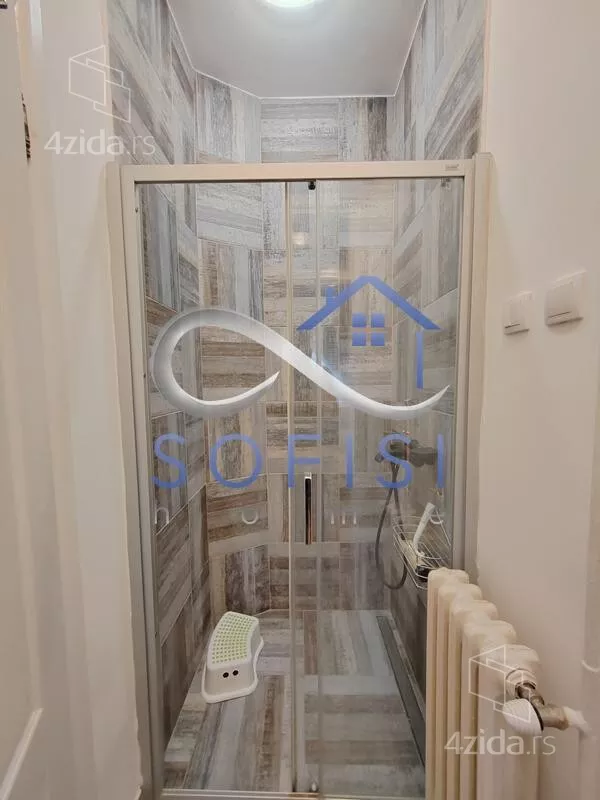 Četvoroiposoban stan | 4zida