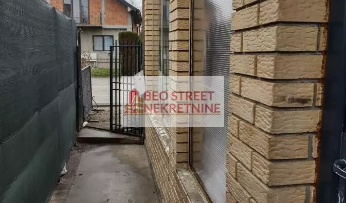 Poslovna zgrada | 4zida