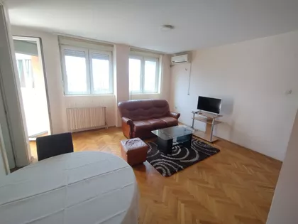 Trg Kralja Aleksandra Ujedinitelja | 4zida.rs