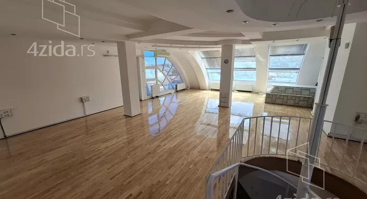 Šestosoban stan | 4zida