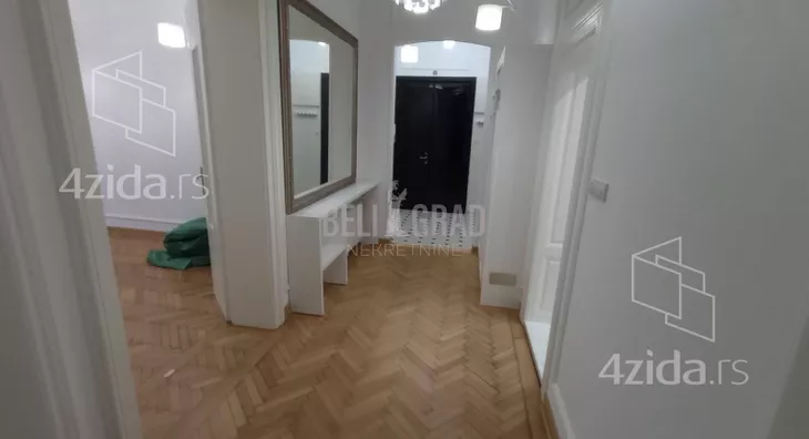 Četvoroiposoban stan | 4zida