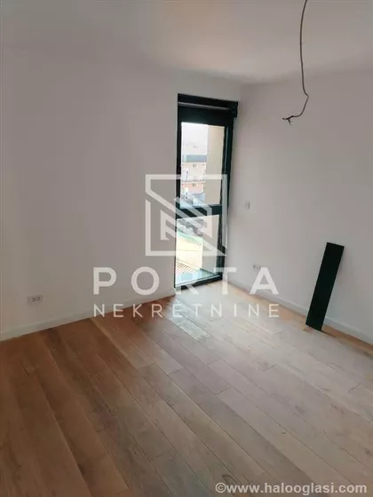 Autokomanda | 4zida.rs