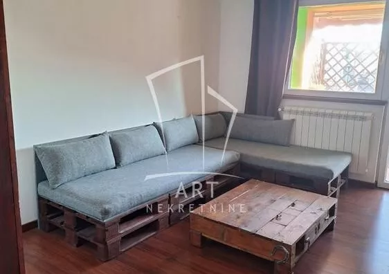 Četvoroiposoban stan | 4zida