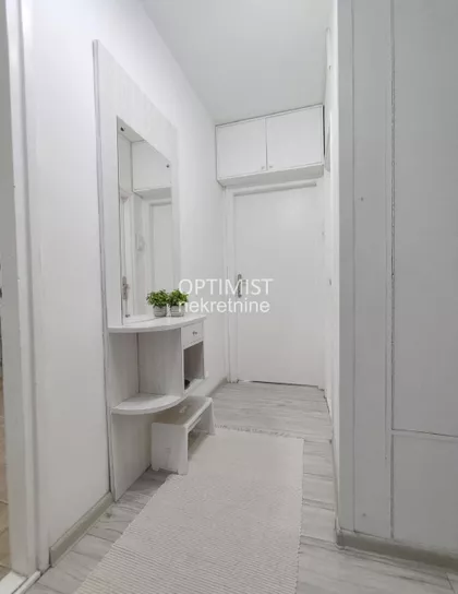 Darinke Radović | 4zida.rs