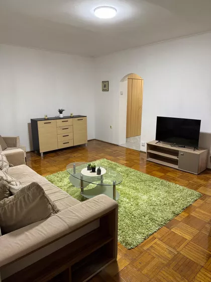 Ustanička | 4zida.rs