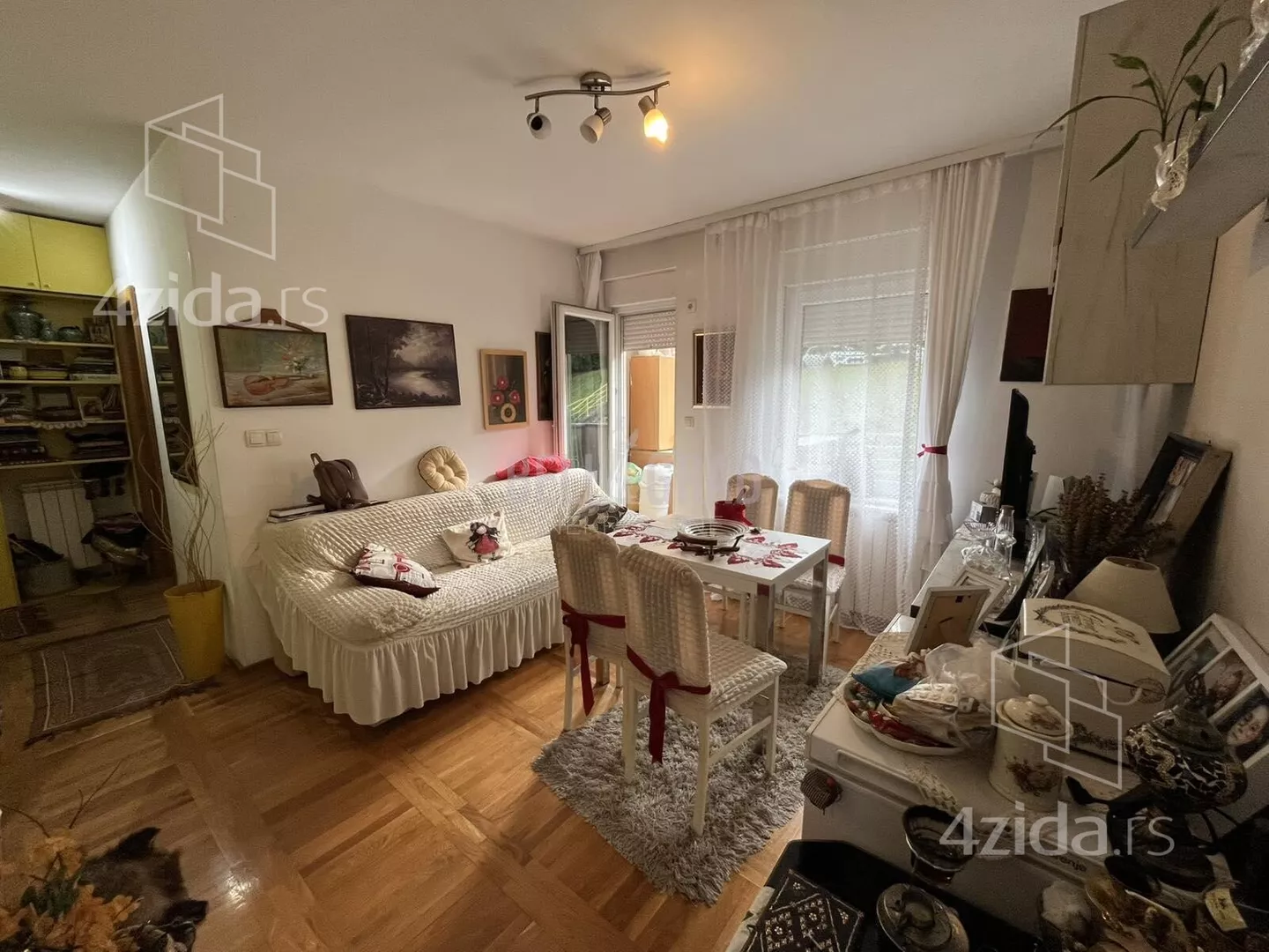 Jednoiposoban stan | 4zida