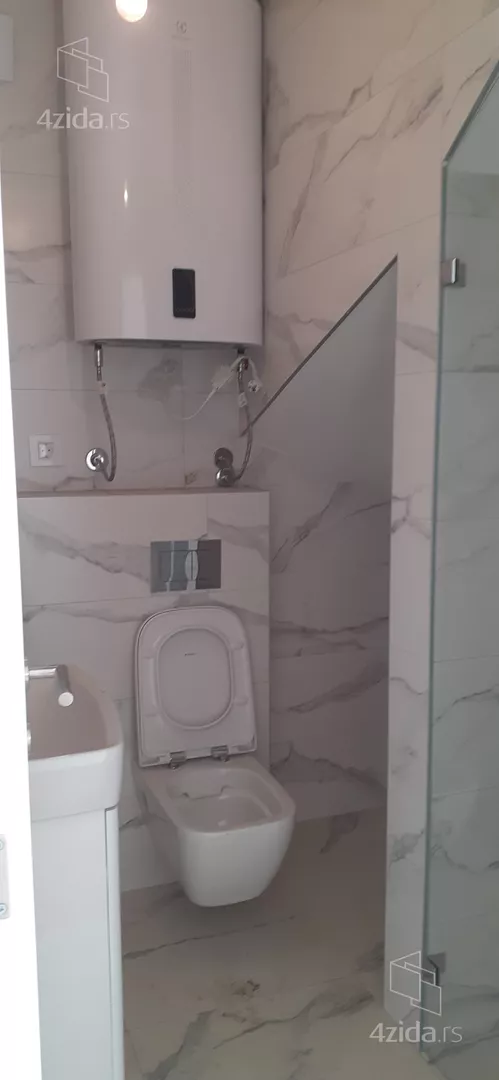 Petosoban stan | 4zida