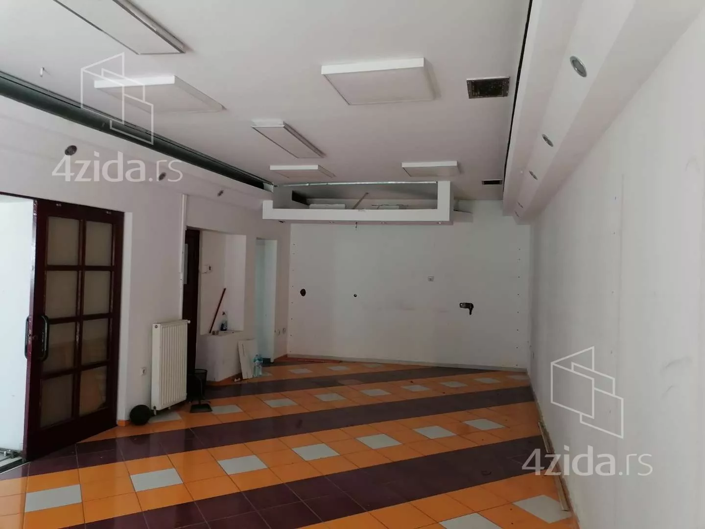 Lokal | 4zida