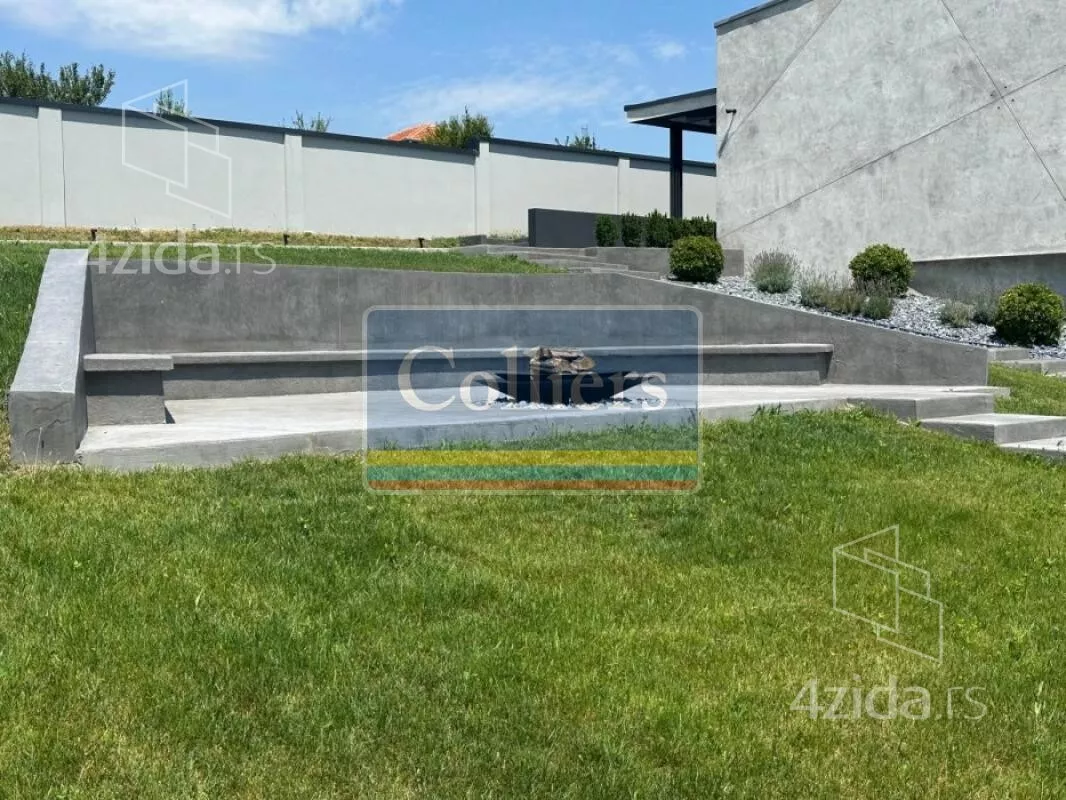 Sedmosoban stan | 4zida