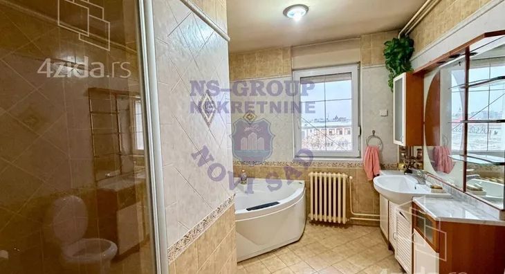 Petosoban stan | 4zida