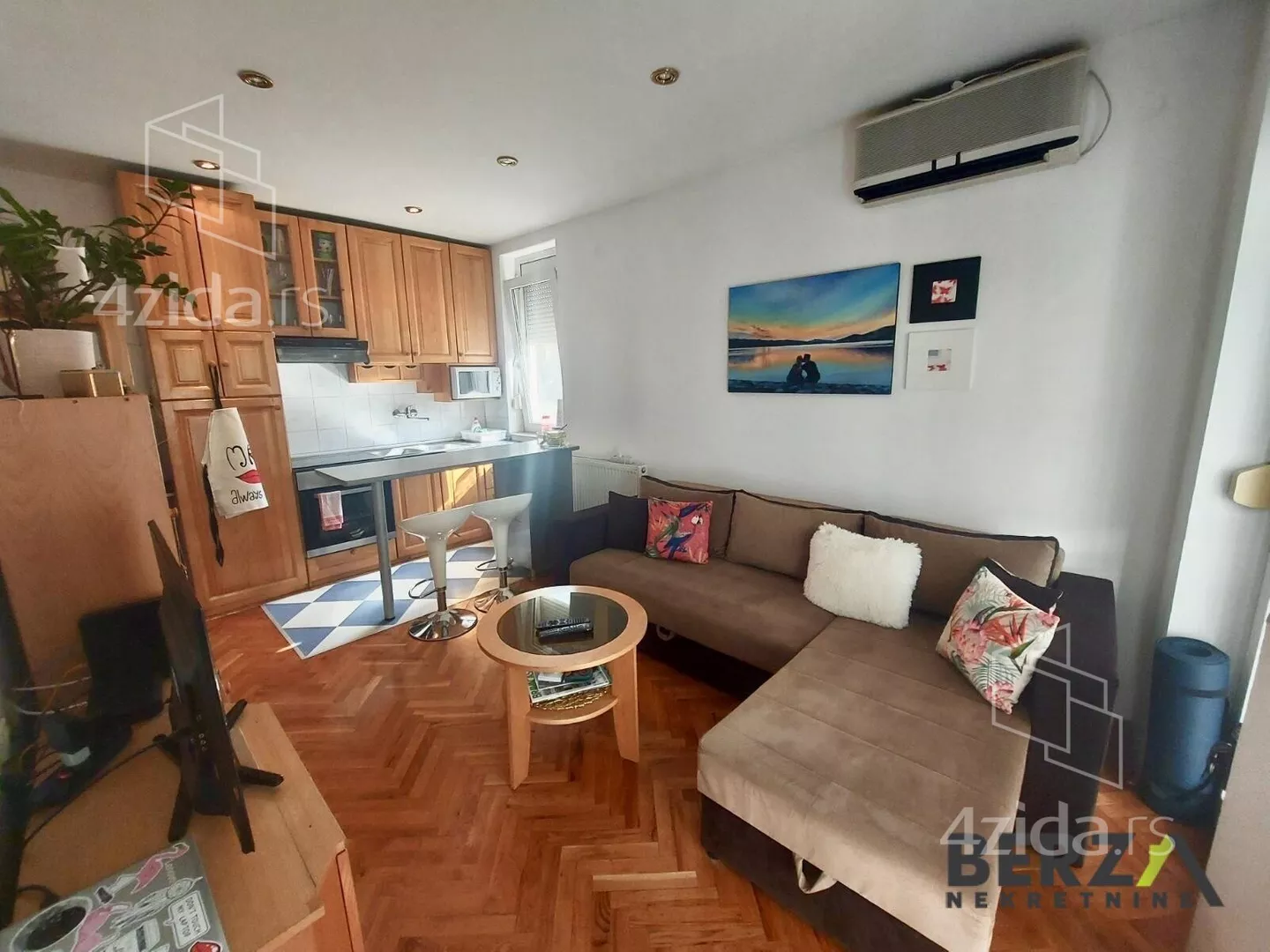 Jednoiposoban stan | 4zida