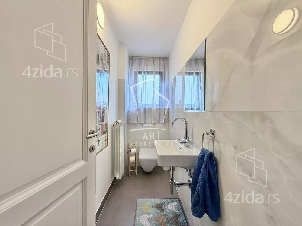 Četvoroiposoban stan | 4zida