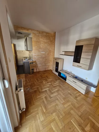 Stojana Novakovića 83 | 4zida.rs