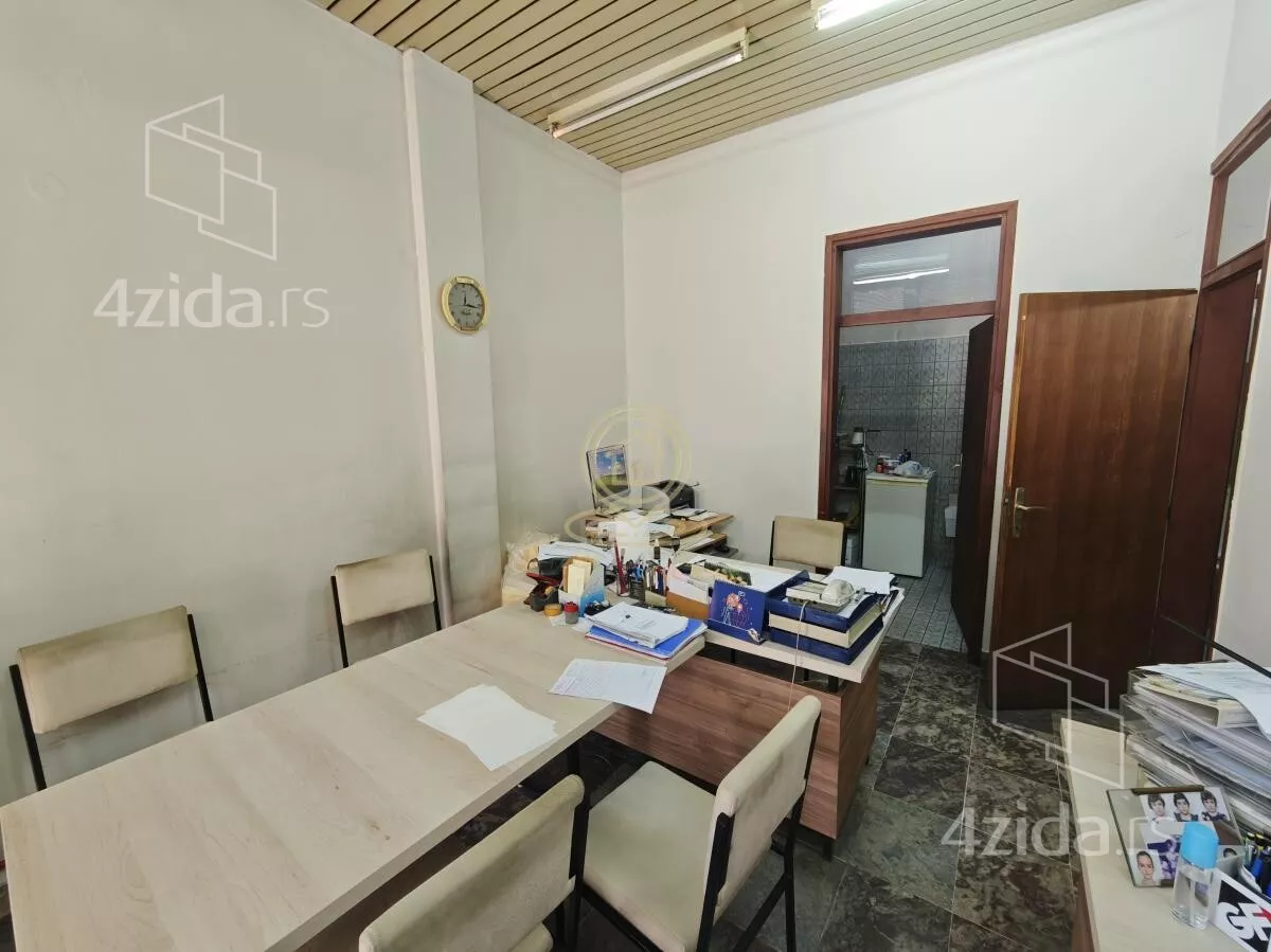 Lokal | 4zida