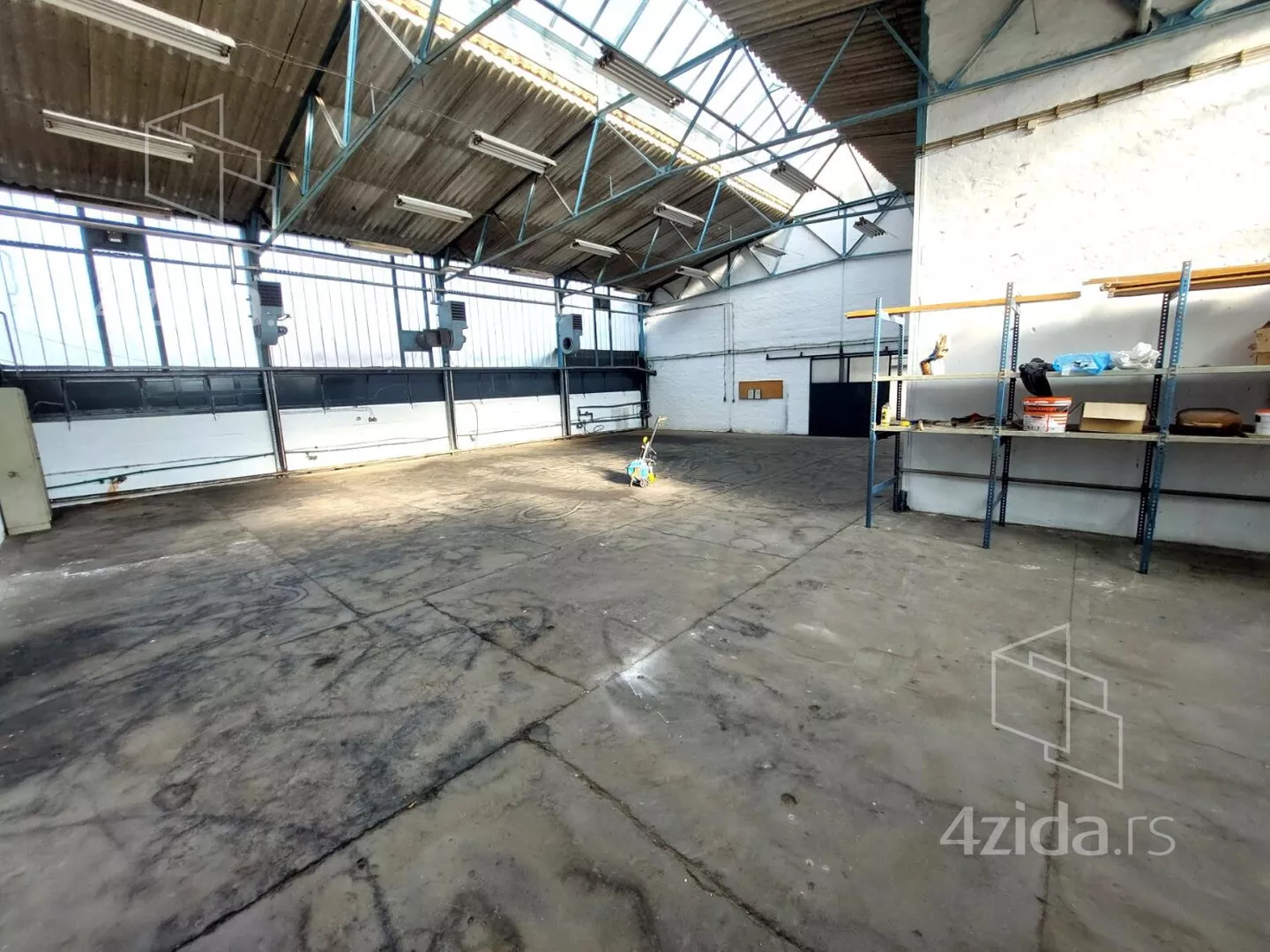 Poslovni prostor | 4zida