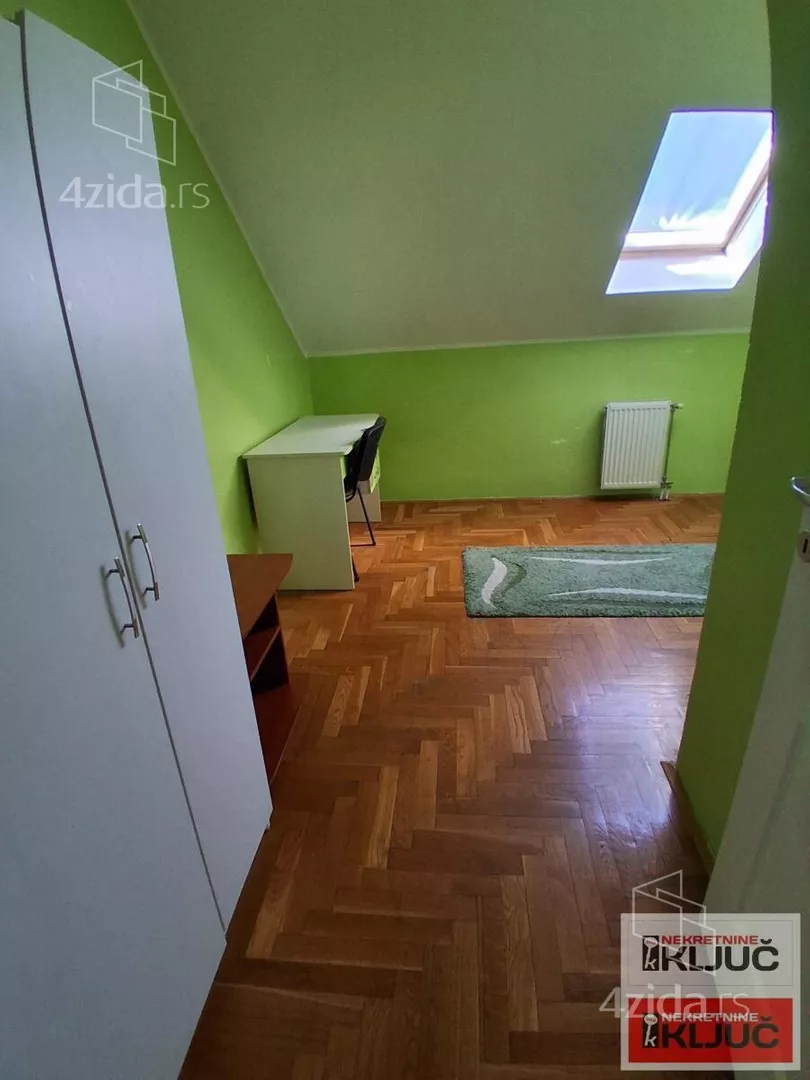 Četvoroiposoban stan | 4zida