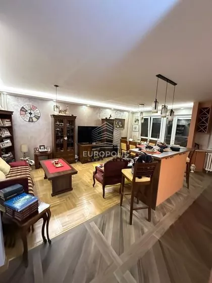 Dušana Vukasovića | 4zida.rs