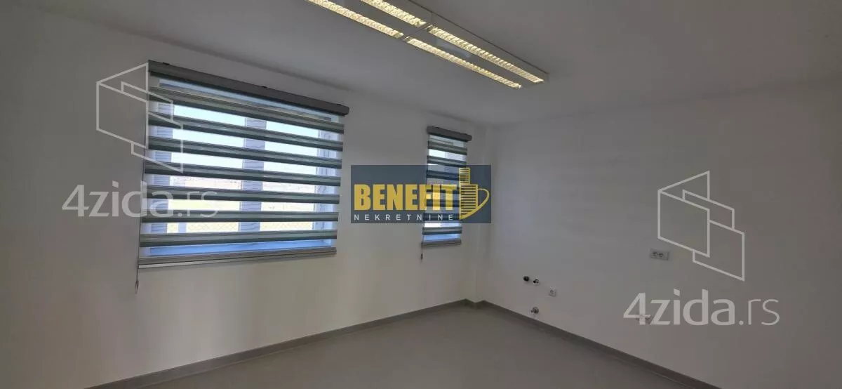 Poslovna zgrada | 4zida