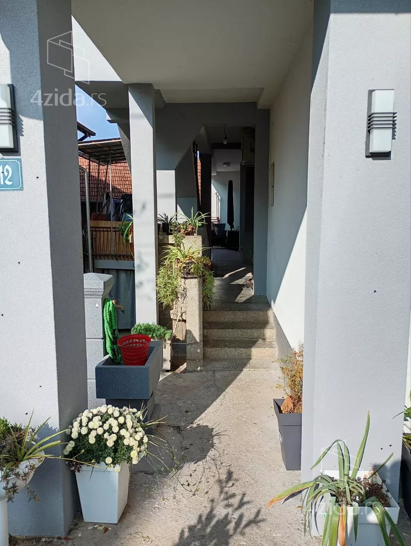 3-etažna kuća | 4zida