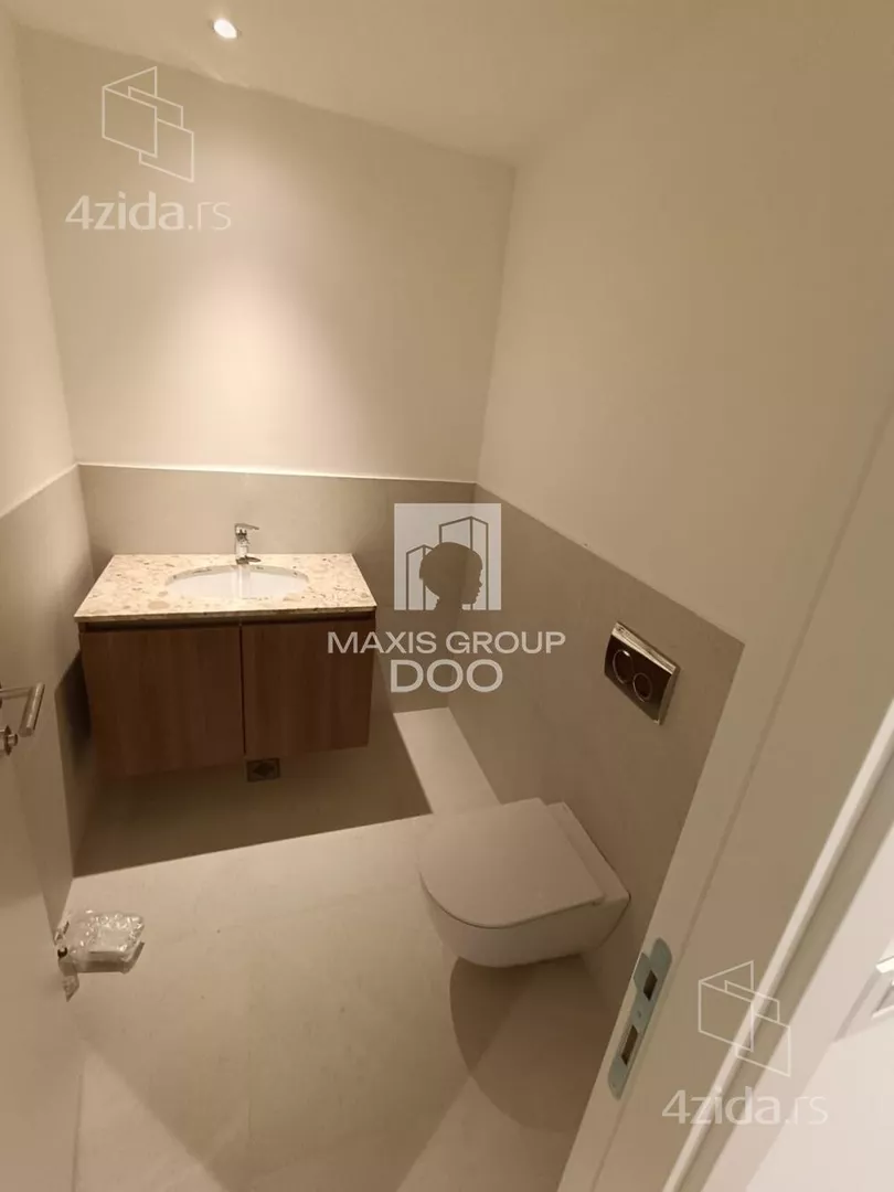 Šestosoban stan | 4zida