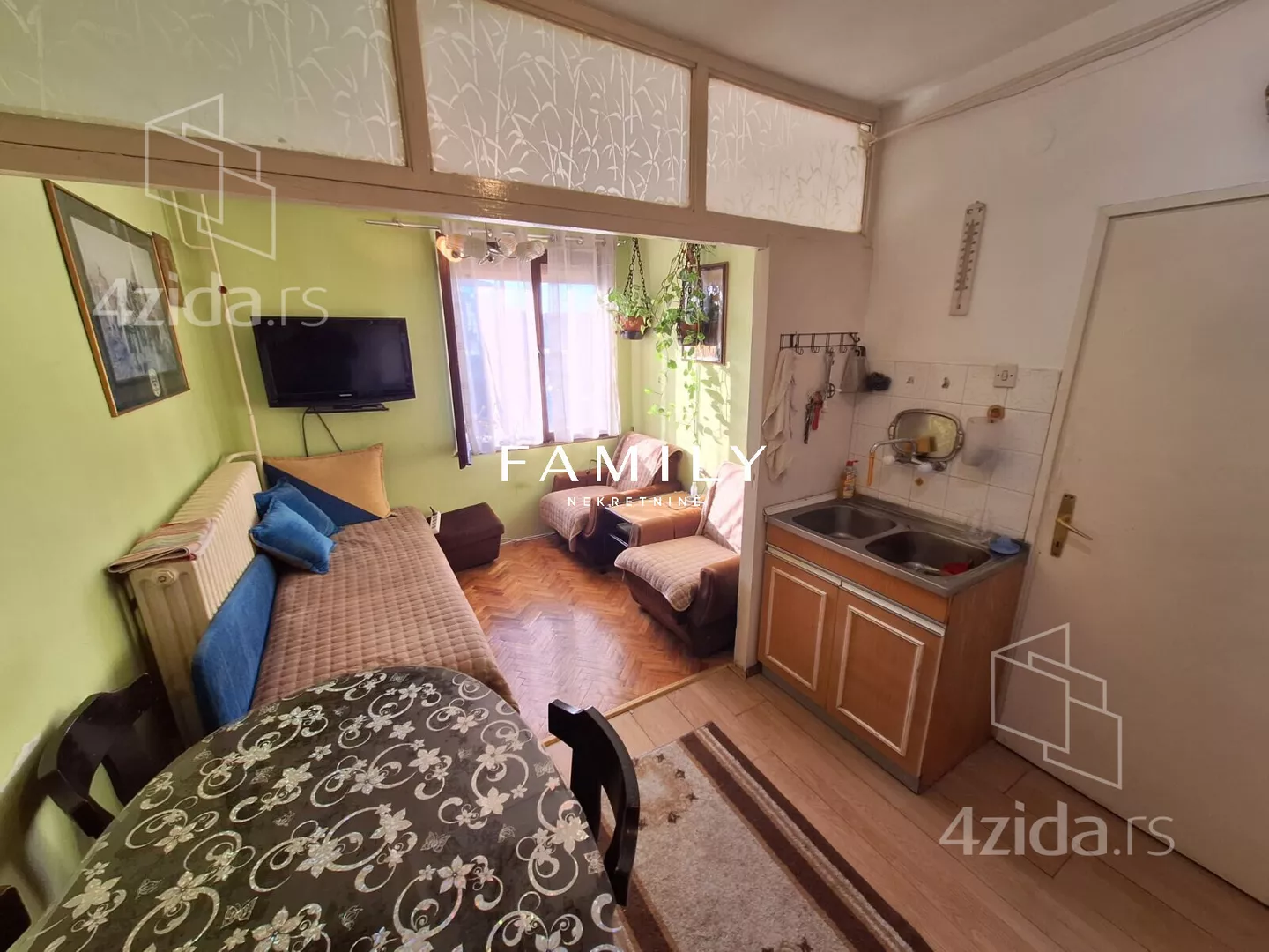 Jednoiposoban stan | 4zida