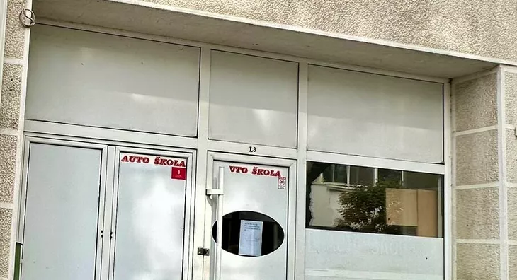 Lokal | 4zida