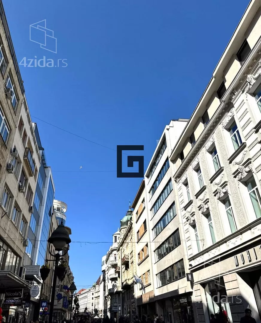 Šestosoban stan | 4zida