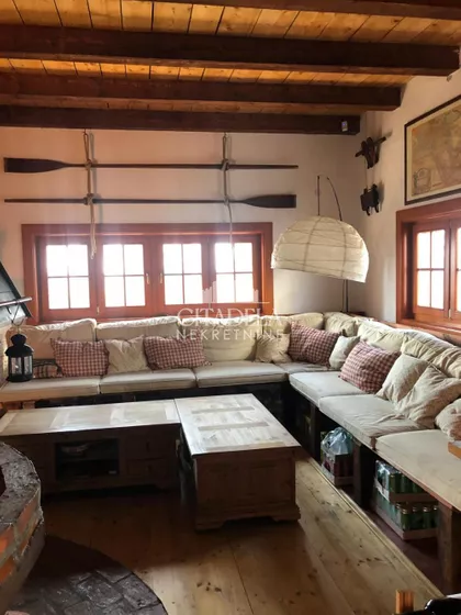 Surčin na Savi | 4zida.rs