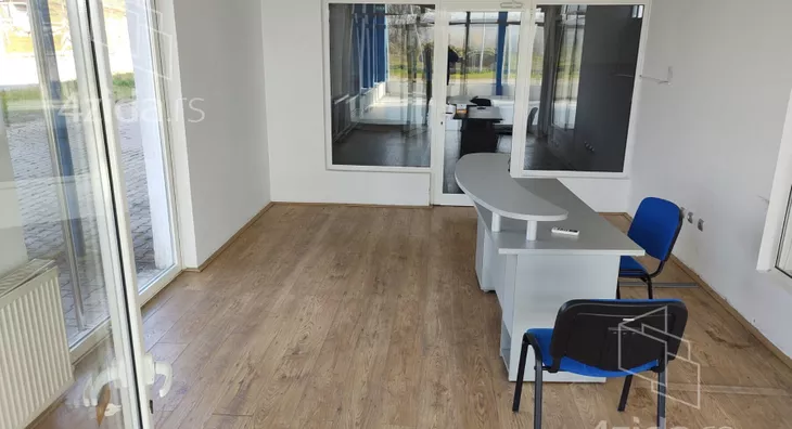 Poslovna zgrada | 4zida