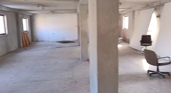 Poslovna zgrada | 4zida