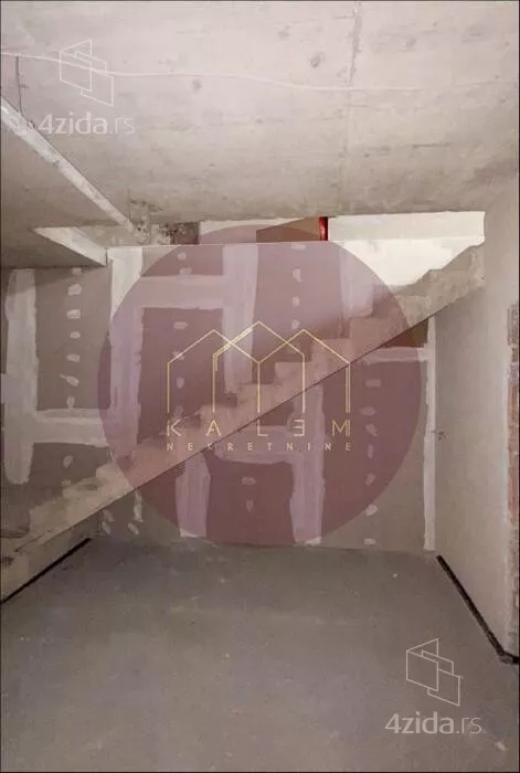 Poslovna zgrada | 4zida