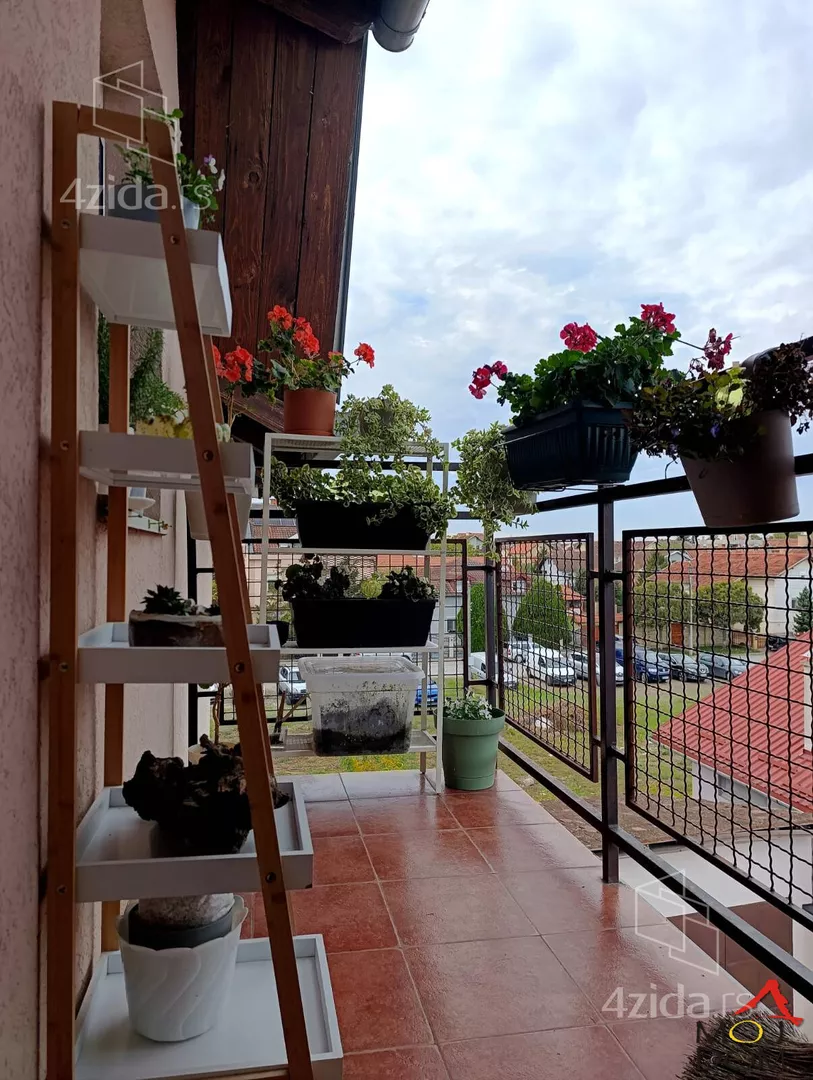Troiposoban stan | 4zida