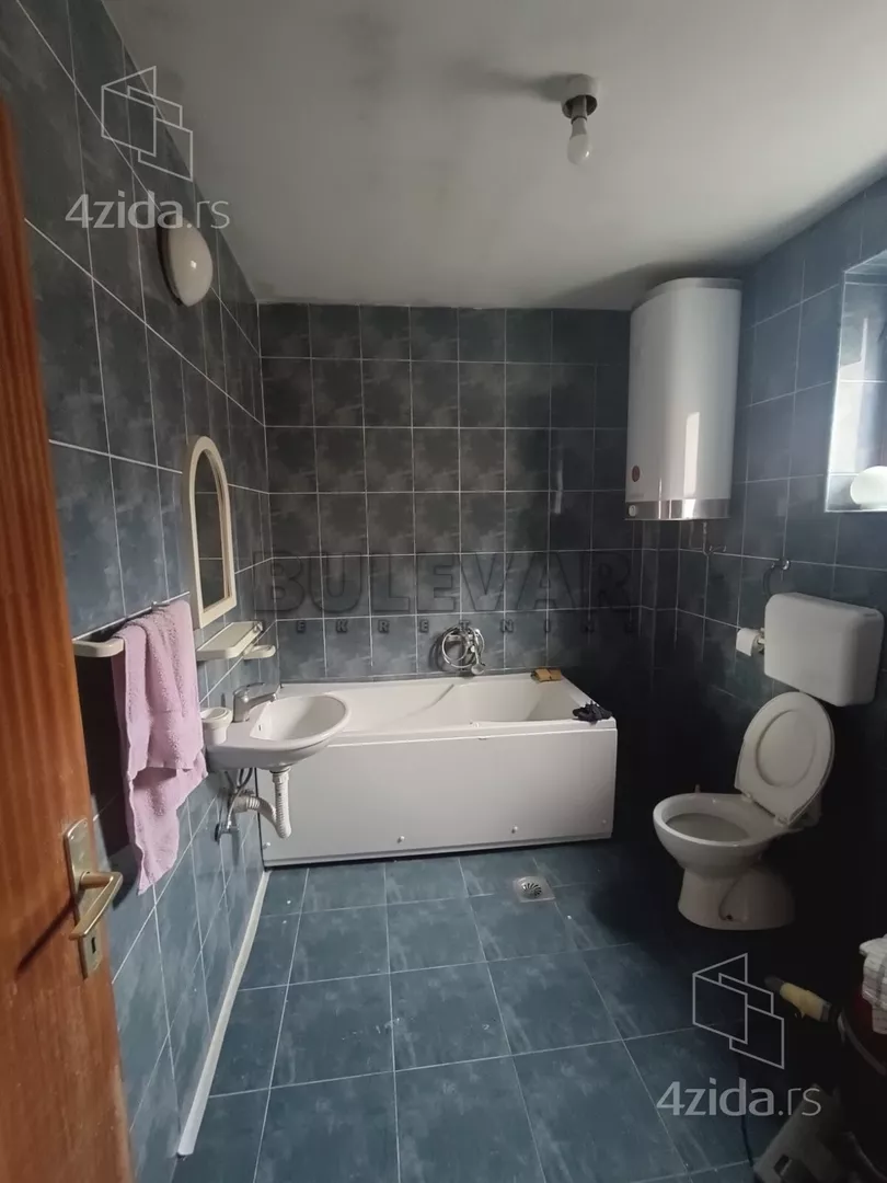 Troiposoban stan | 4zida