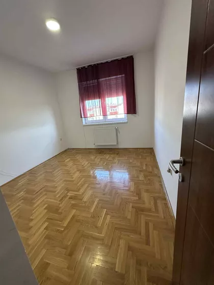Kireška 90J | 4zida.rs