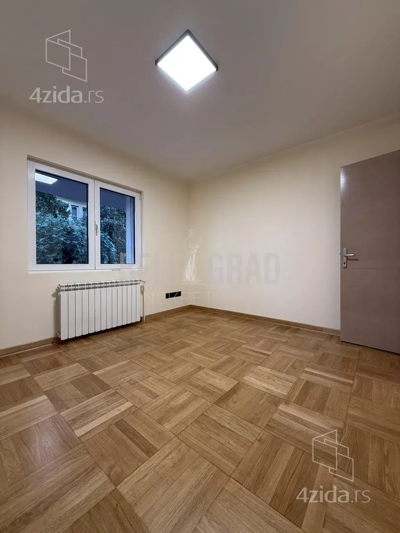 Četvoroiposoban stan | 4zida