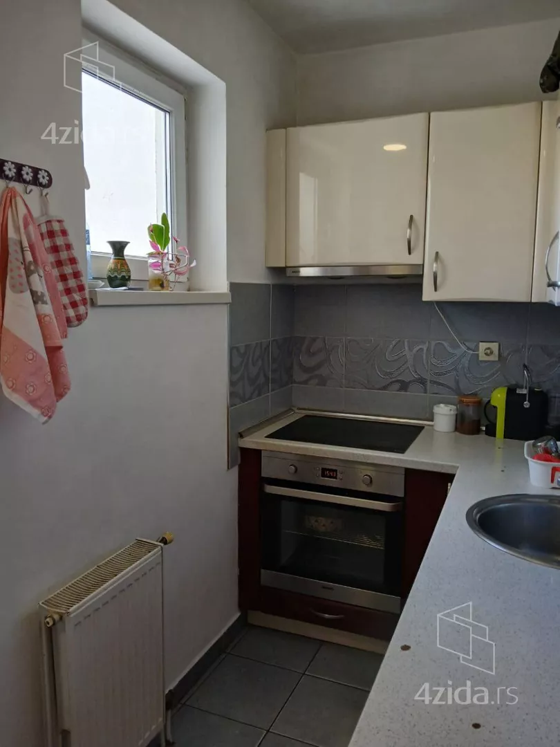 Petosoban stan | 4zida