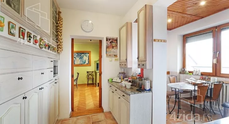 Petosoban stan | 4zida