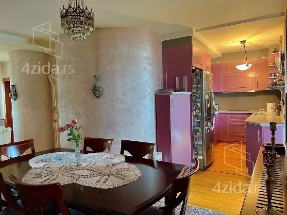 Šestosoban stan | 4zida