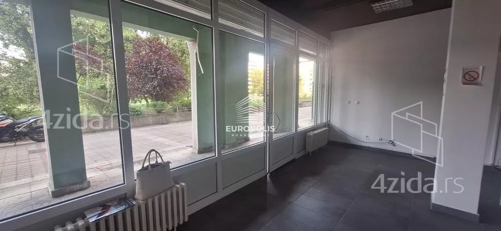 Poslovni prostor | 4zida